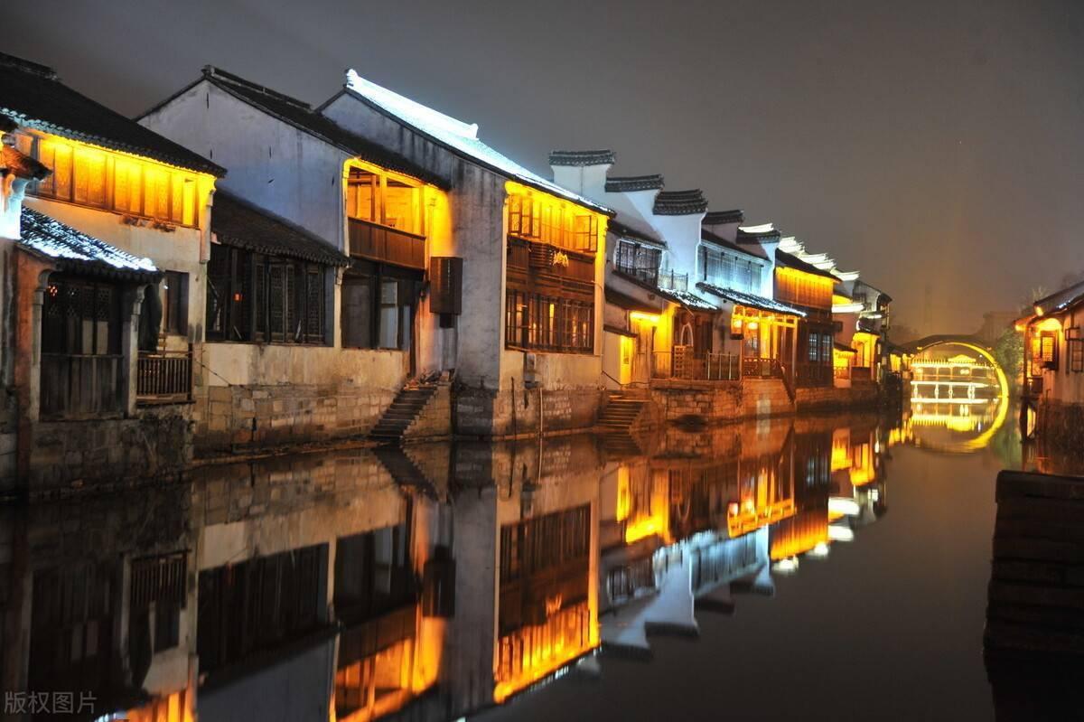 职场中怎样让领导和同事都喜欢自己？